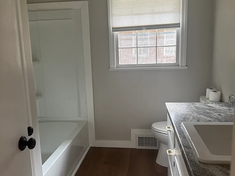 812 Kate St — Photo 4
