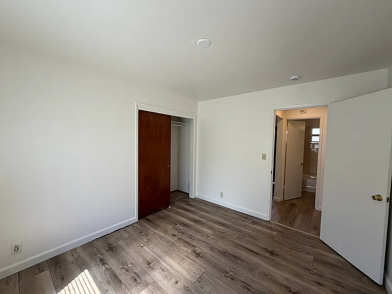 354 N 5th St #3 — Photo 8
