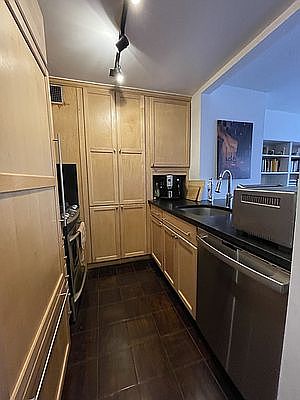 5th image of 301 E 79th St APT 5E