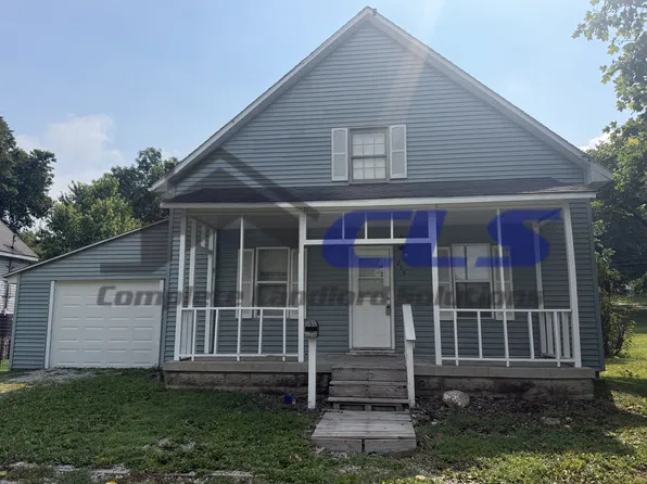 215 N 6th St, Clinton, IN 47842