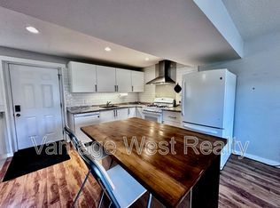 1415B Cherry Cres E, Kelowna, BC V1Y 3Y1