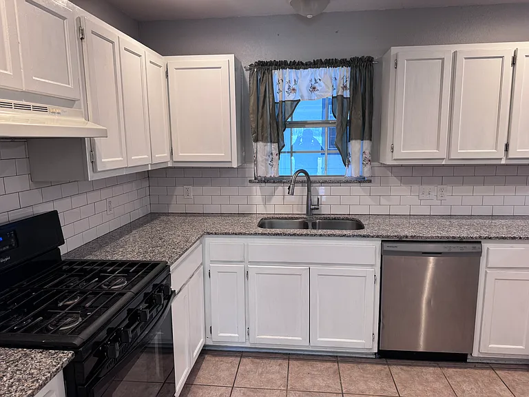 11232 S Nandina Ave — Photo 7