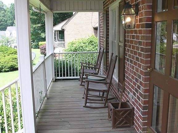 4th image of 115 Ashberry Ct