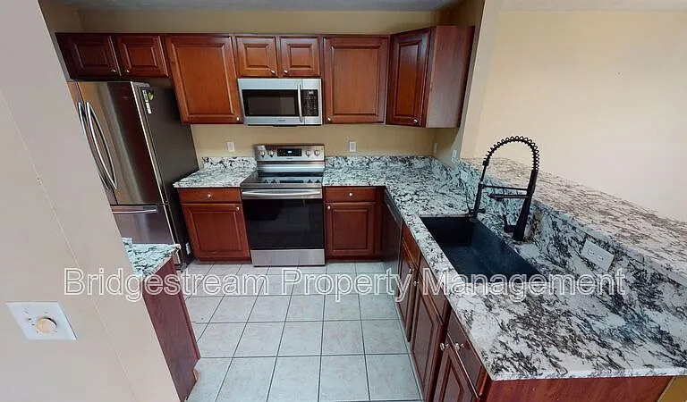 3049 Westminster Dr #102 — Photo 2