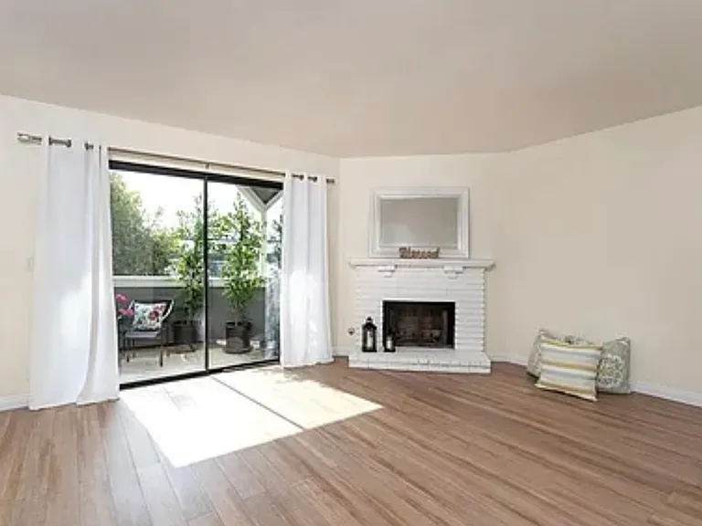 7307 Haskell Ave #12 — Photo 2