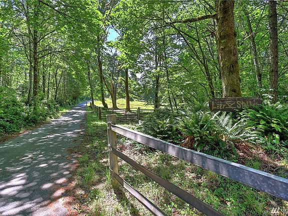 Welcome to what's now know as Lazy K Stables. Paved private gated driveway into the 21 acre property.