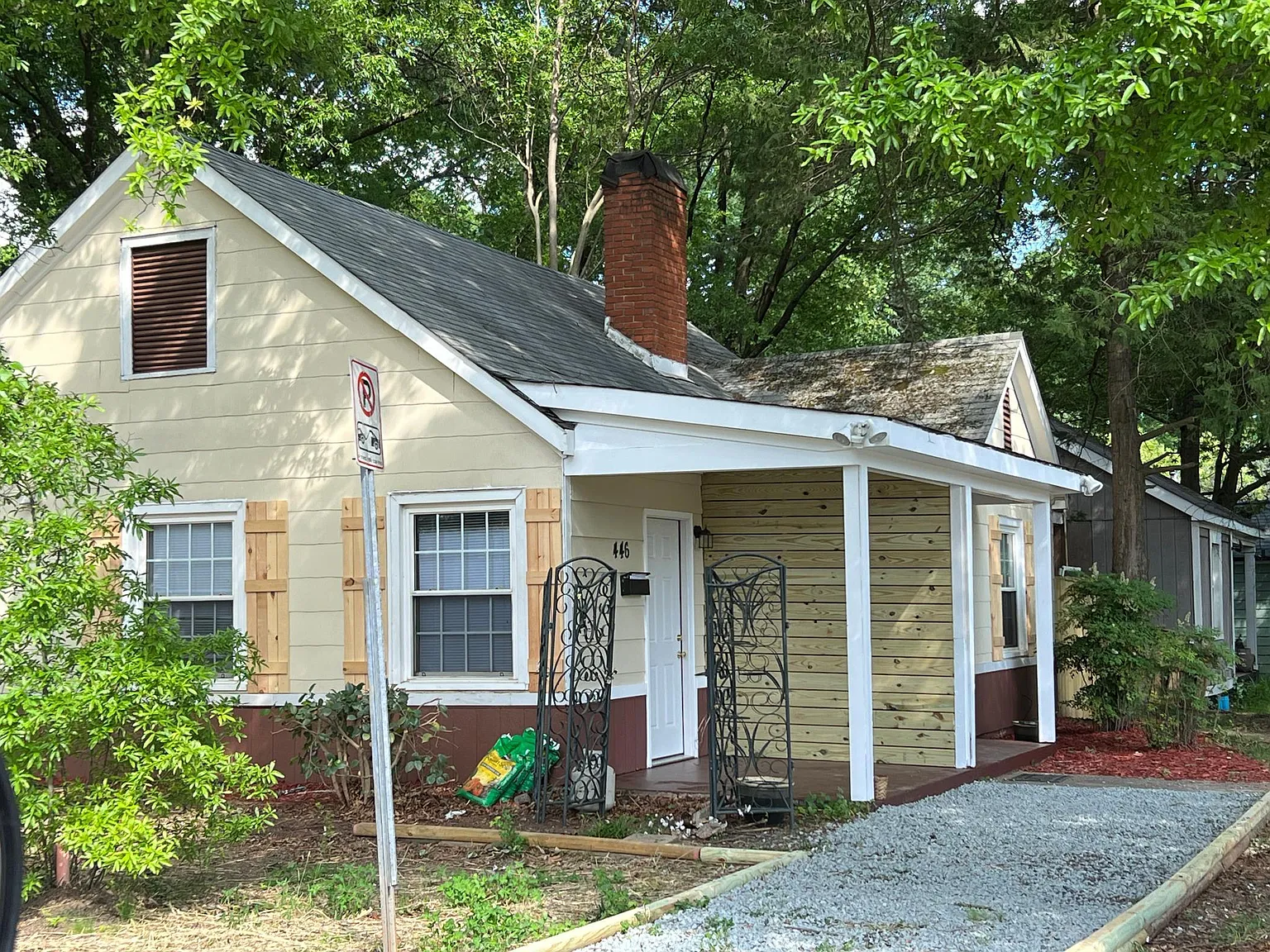 446 Plymouth Ave — Photo 2