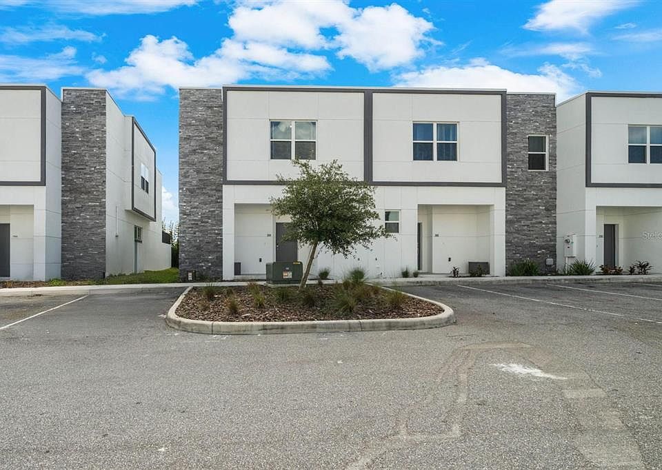 1st image of 384 FAMAGUSTA DRIVE
