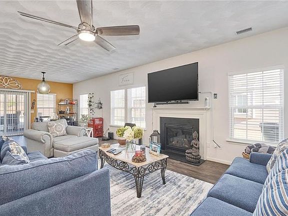 4th image of 1054 Boundary Dr #43