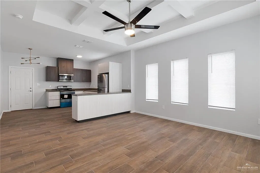 2 bed, 2.0 bath, 988 sqft, $995 — Photo 3