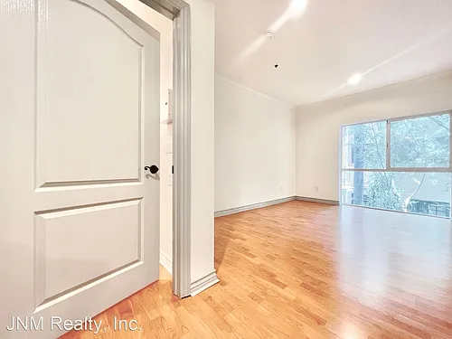 8411 De Longpre Ave #203 Photo 1 8411 De Longpre Ave #203 Photo 1