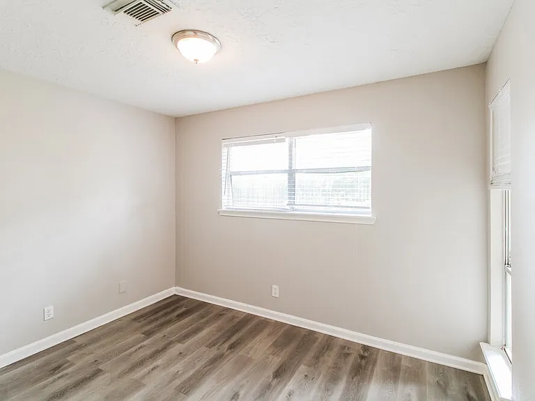3206 Teakwood Cir — Photo 11