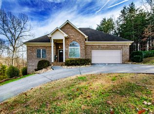504 Casey Ln, Strawberry Plains, TN 37871
