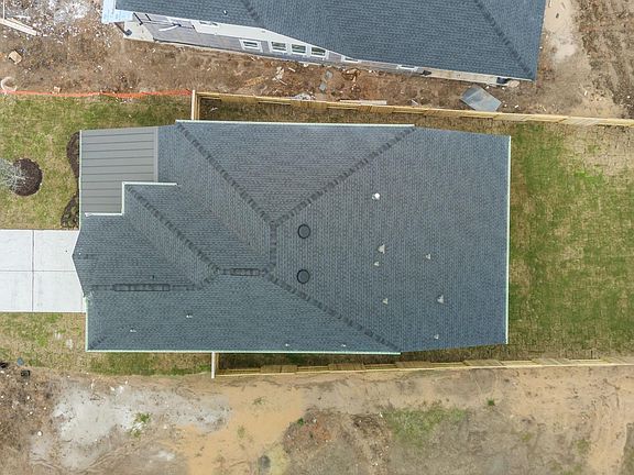 5th image of 303 Cottontail Ln