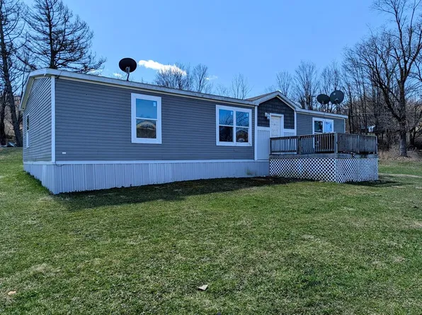 12 Christmas Ln, Troy, PA 16947