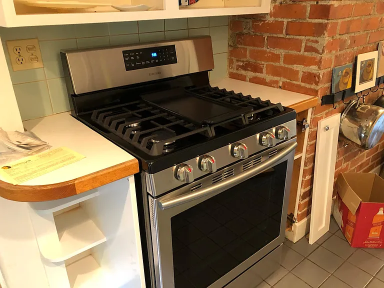 2075 Harris St — Photo 8