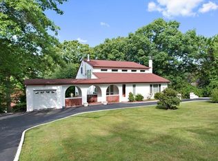 17 Sun Hill Rd, Katonah, NY 10536