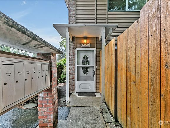 2nd image of 12242 SE 59th Street #122