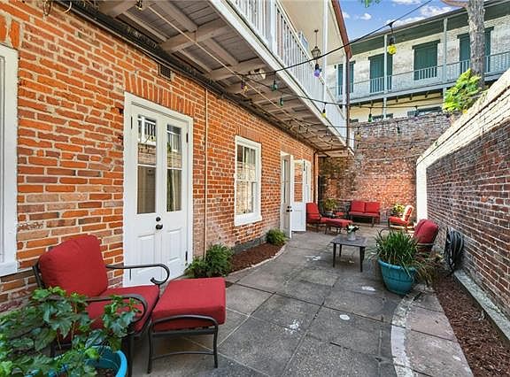 3rd image of 1133 Royal St APT 5