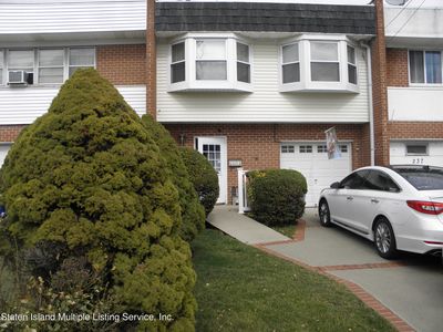 239 Jules Dr, Staten Island, NY, 10314