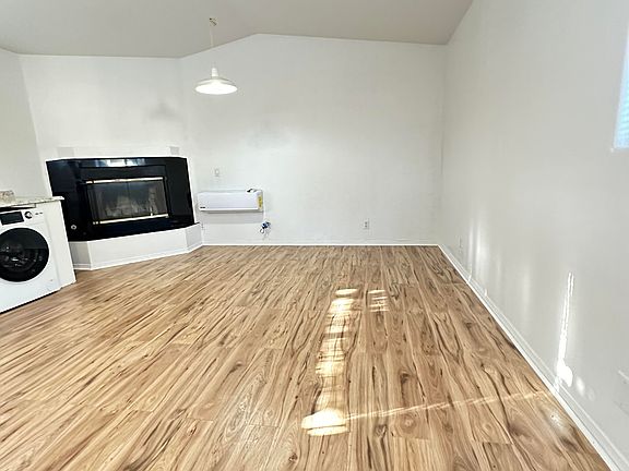 4th image of 1002 Vale View Dr #C