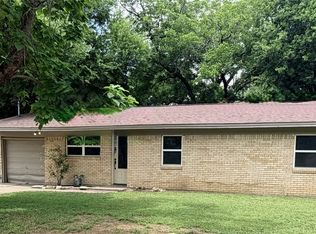 542 W Wilson St, Cleburne, TX 76033