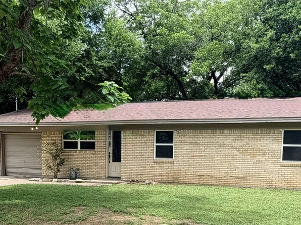 542 W Wilson St, Cleburne, TX 76033