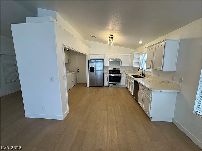 5534 Super Bowl Dr — Photo 9