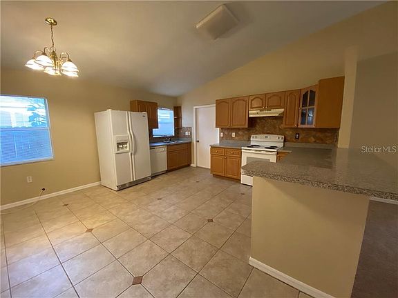 3rd image of 3617 E Lambright St
