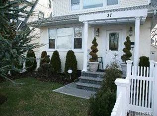37 Franklin Ave, Hewlett, NY 11557