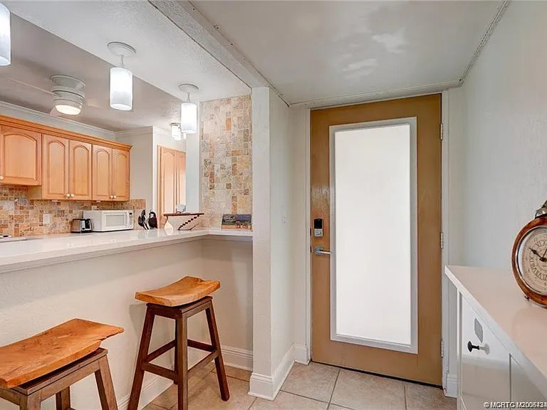 1289 NE Ocean Blvd #5 — Photo 5