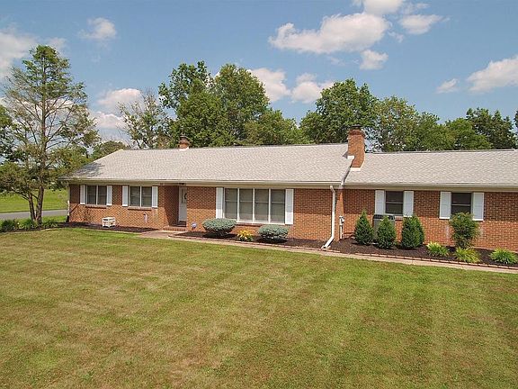 5th image of 30 Valerie Dr