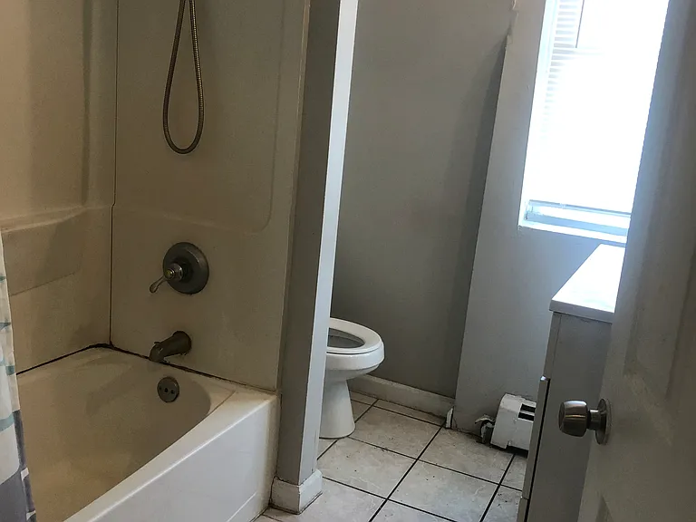 147 Henry St #4 — Photo 8