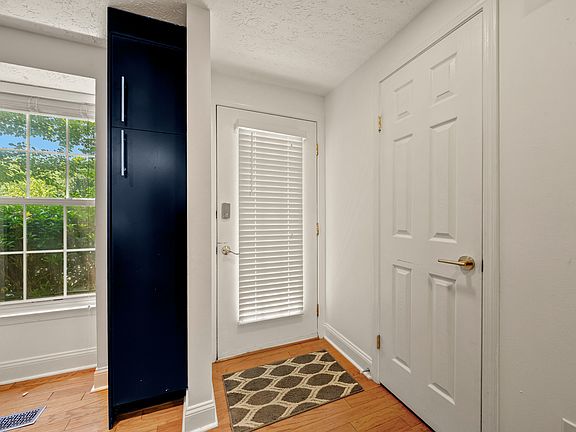 3rd image of 1931 Belmont Ridge Ct
