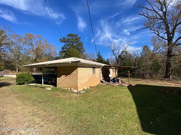 3rd image of 2325 Lindsey Rd