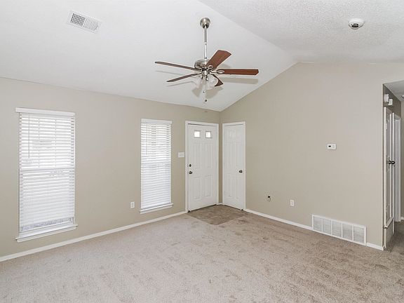 3rd image of 10737 Oak Leaf Dr