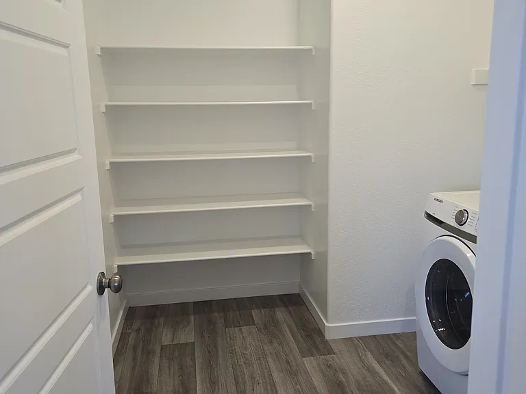 2584 W Cambridge St — Photo 10