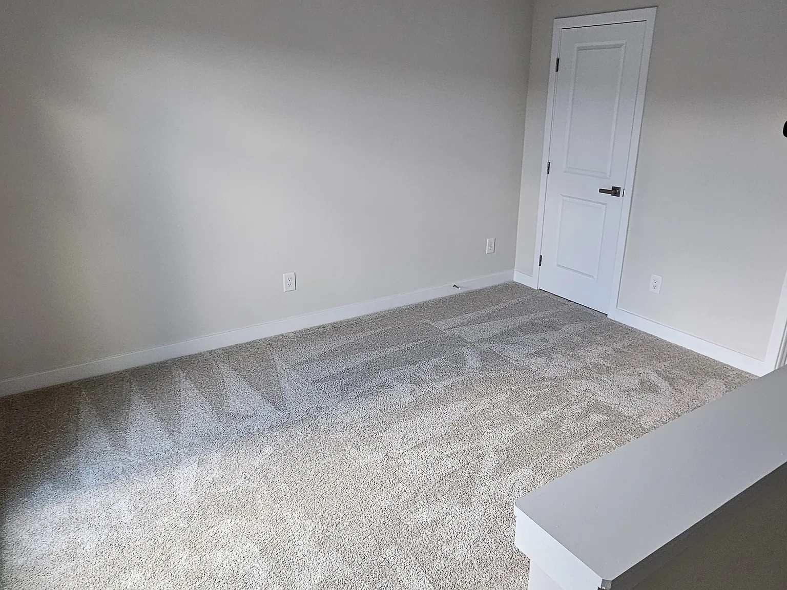 3 bed, 3.5 bath, 1611 sqft, $1,100 — Photo 2