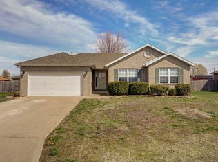 517 Silverleaf Ln, Willard, MO 65781