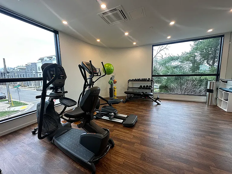 500 Merritt Ave #210 — Photo 12