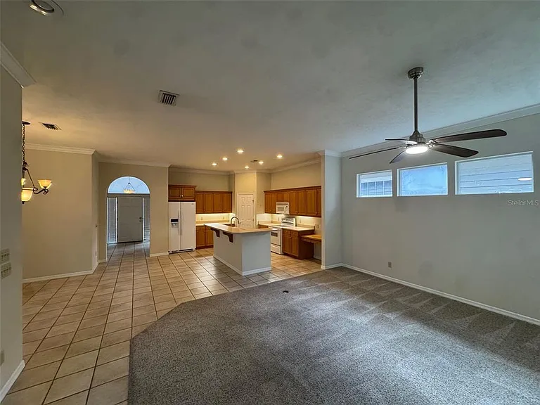 4404 SW 91st Dr — Photo 3