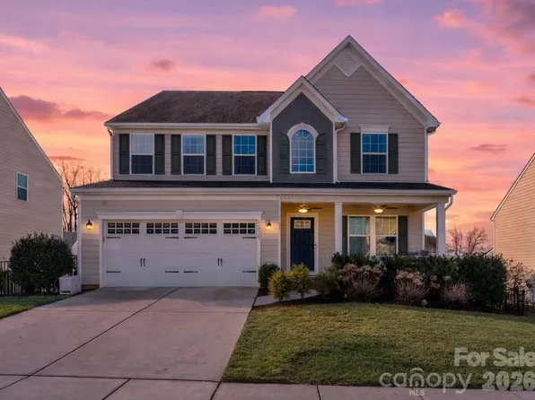 1215 Longwall Ln, Matthews, NC 28105