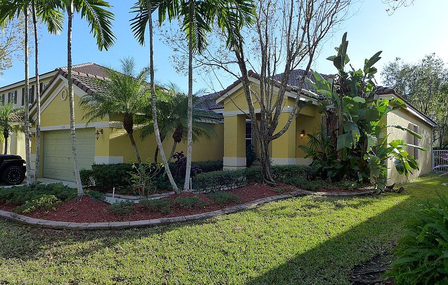 1st image of 899 Sunflower Cir