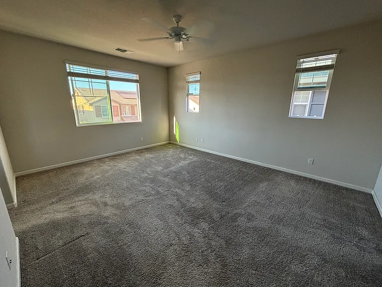 679 W Crocker Ln — Photo 41