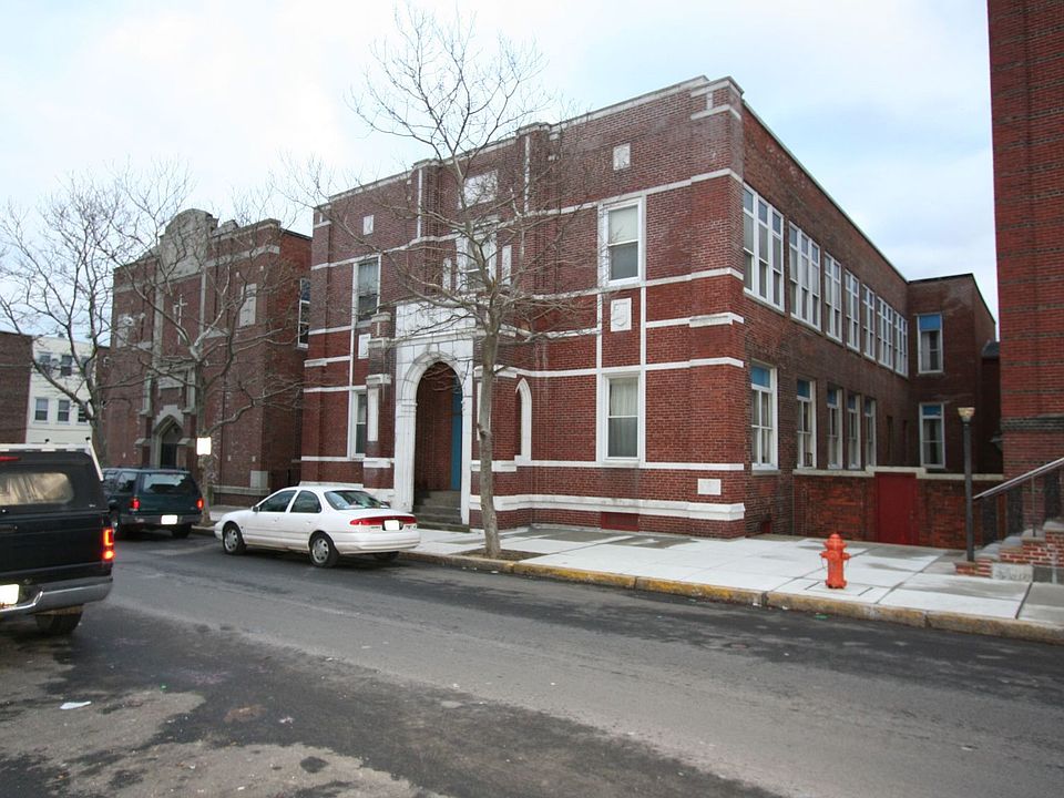 2nd image of 179 Chestnut St