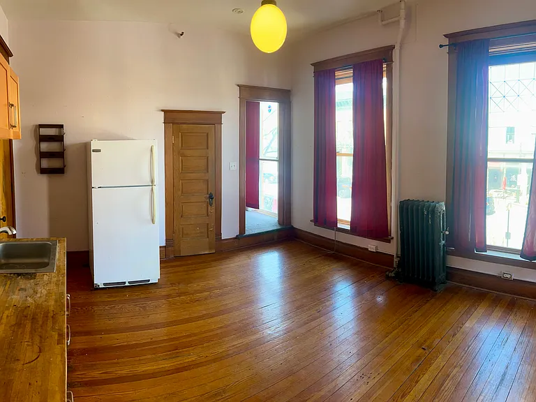 222 Linden St — Photo 8