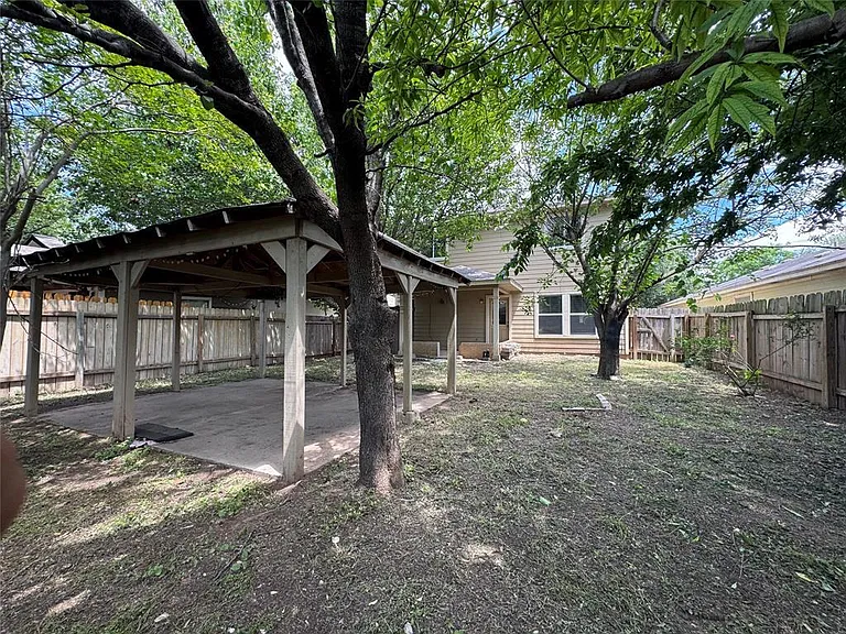 3200 Crownover St — Photo 3
