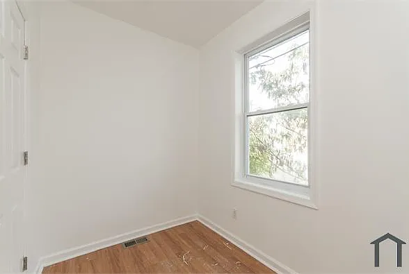 255 E Elkhart St — Photo 16