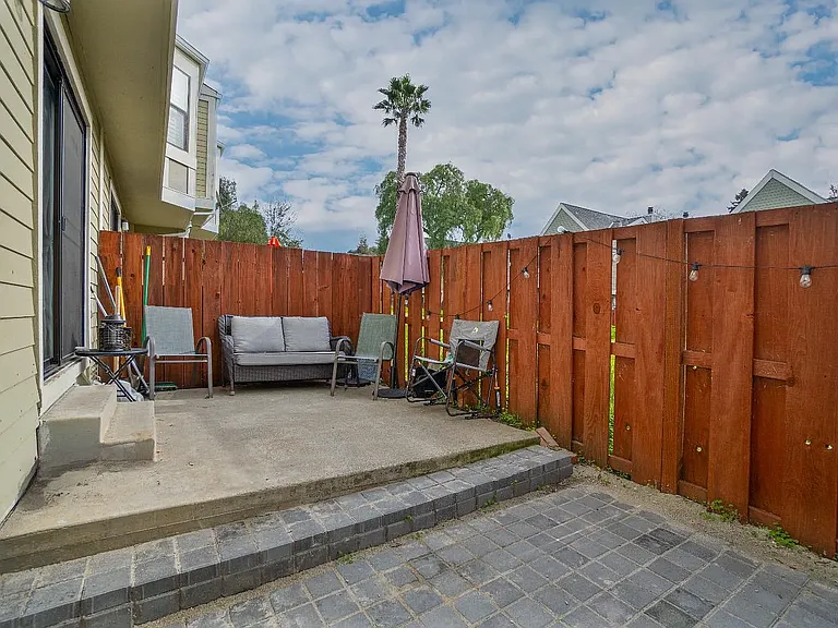 730 E Military St — Photo 11