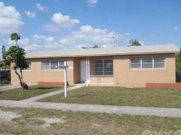 2505 NE 214th St, Miami, FL 33180